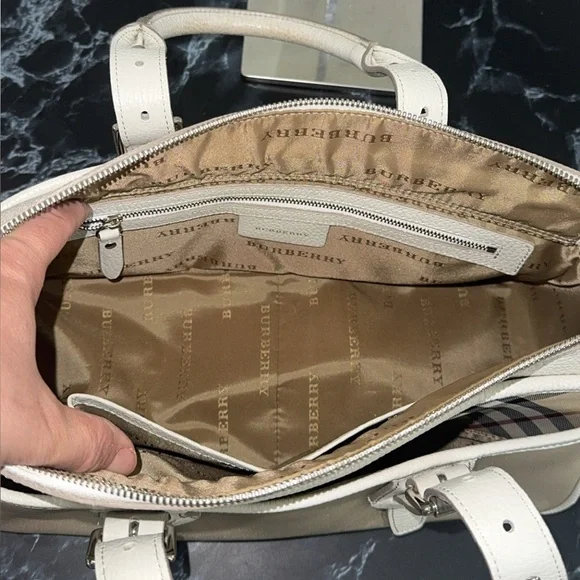 BURBERRY Leather Nylon Canvas Handbag Beige Ivory
Handbag AUTHENTIC - Picture 14 of 16